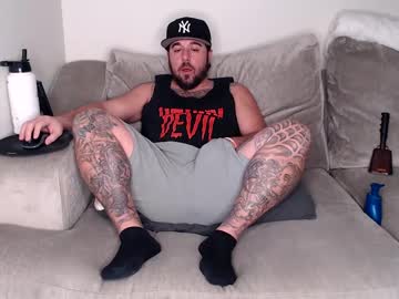Layzebigballs Chaturbate stream image from February 18, 2025
