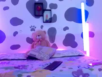 April_Cutest Chaturbate stream image from February 18, 2025