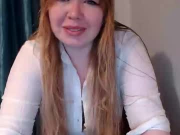 Nightlaura Chaturbate stream image from February 18, 2025