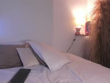 Alhanaxxx Chaturbate stream image from February 18, 2025