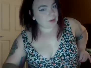 Beverlybell Chaturbate stream image from February 18, 2025