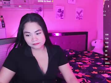 Elleelle123 Chaturbate stream image from February 18, 2025