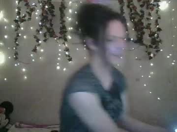 Thesillymillie Chaturbate stream image from February 18, 2025