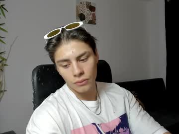 Gio_Russo Chaturbate stream image from February 18, 2025