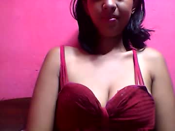 Julie0612 Chaturbate stream image from February 18, 2025