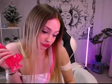 Littlekristy_ Chaturbate stream image from February 18, 2025