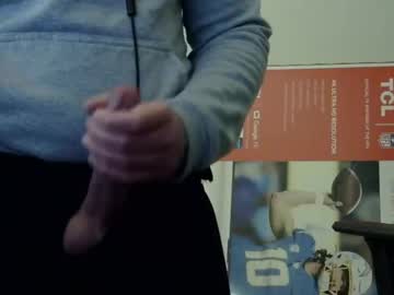 Smalllildik Chaturbate stream image from February 18, 2025