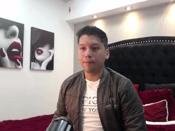 Troy_Evanss Chaturbate stream image from February 18, 2025