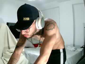 Goldens_Boy Chaturbate stream image from February 18, 2025
