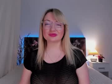 Millabelles Chaturbate stream image from February 18, 2025