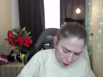 Tessadaybreak Chaturbate stream image from February 18, 2025