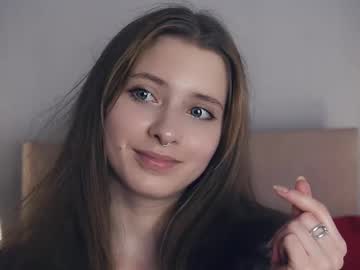 Darlinebeecham Chaturbate stream image from February 18, 2025