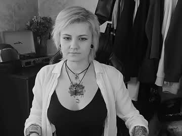 Evabrownie Chaturbate stream image from February 18, 2025