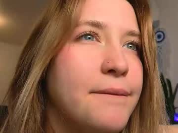 Li_Ni_ Chaturbate stream image from February 18, 2025