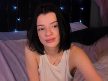 Lolla_Hills Chaturbate stream image from February 18, 2025