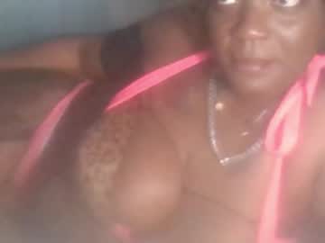Queenmarcaia Chaturbate stream image from February 18, 2025