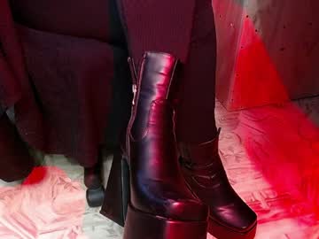 Yougirlrenesmee Chaturbate stream image from February 18, 2025