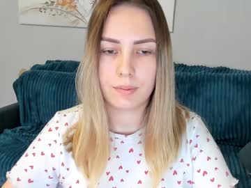 Kimiacandy Chaturbate stream image from February 18, 2025