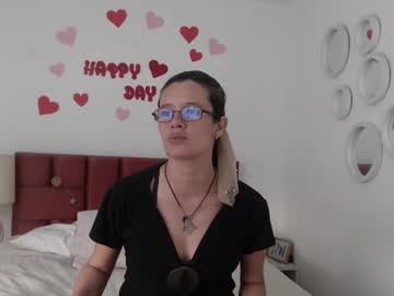 Sereneclarks_ Chaturbate stream image from February 18, 2025