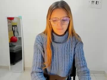 Vaaiolett_12 Chaturbate stream image from February 18, 2025