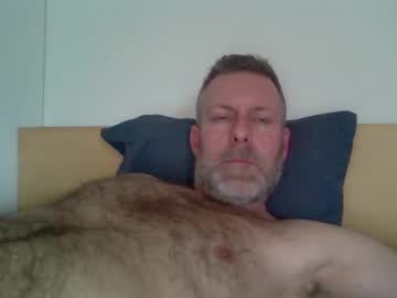 Redandbluecloud Chaturbate stream image from February 18, 2025