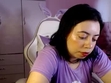 Golden_Gingerkitty Chaturbate stream image from February 18, 2025