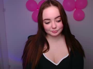 Hellen_Way Chaturbate stream image from February 18, 2025