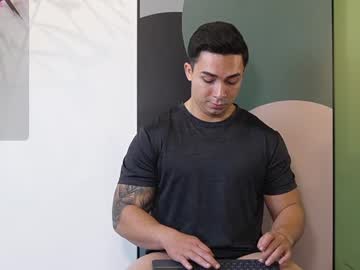 Hunk_Ryan Chaturbate stream image from February 18, 2025