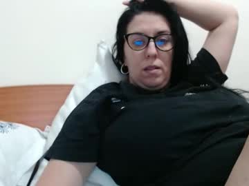 Natally565656 Chaturbate stream image from February 18, 2025