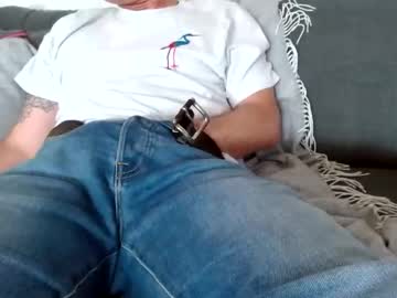 Bambooo7171 Chaturbate stream image from February 18, 2025