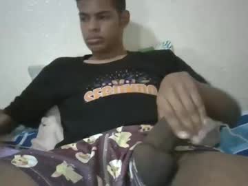 Boylittle19cm Chaturbate stream image from February 18, 2025