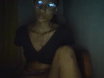 Juliexexy Chaturbate stream image from February 18, 2025
