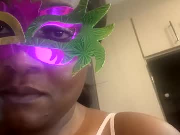 Thick_Boo Chaturbate stream image from February 18, 2025