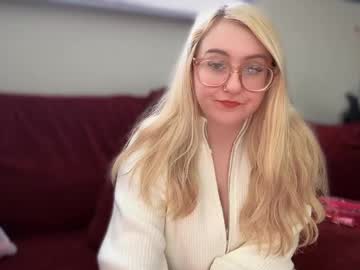 Vanillapuddingpie Chaturbate stream image from February 18, 2025