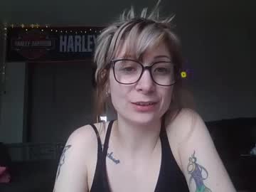 Miamimintbaby Chaturbate stream image from February 18, 2025