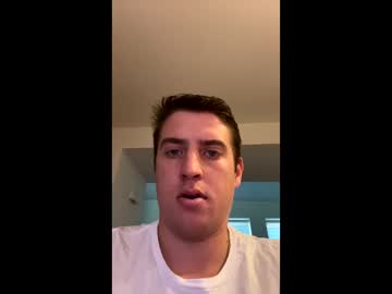 Hunghockeydude Chaturbate stream image from February 18, 2025