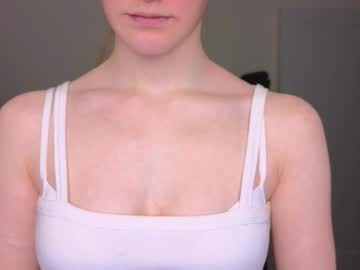 Miakeler Chaturbate stream image from February 18, 2025