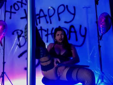 Heidyblue Chaturbate stream image from February 18, 2025