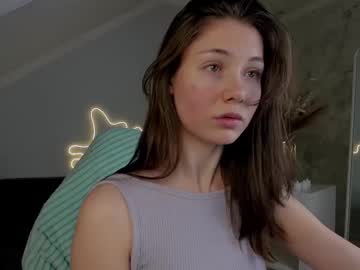 Lilit_Brow Chaturbate stream image from February 18, 2025