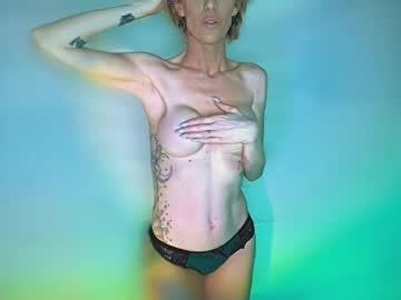 Makemebeautiful Chaturbate stream image from February 18, 2025
