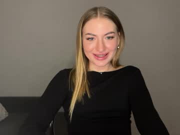 Milanaaa_ Chaturbate stream image from February 18, 2025