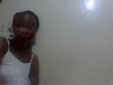 Prettyshaa Chaturbate stream image from February 18, 2025