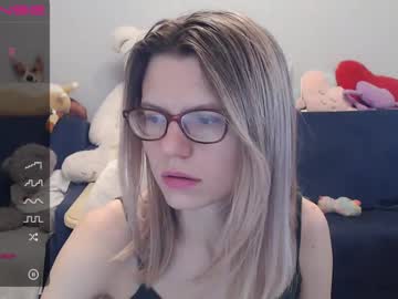 Shy_Moony Chaturbate stream image from February 18, 2025