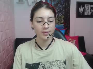 Moonwiny Chaturbate stream image from February 18, 2025
