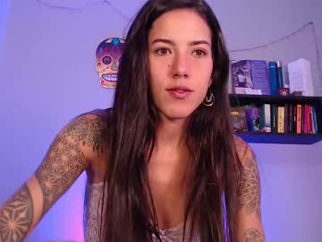 Jullyjuicy Chaturbate stream image from February 18, 2025