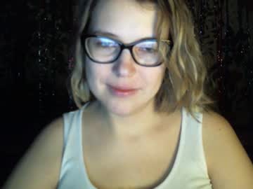 Kindsweet Chaturbate stream image from February 18, 2025