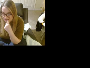 L0veapple Chaturbate stream image from February 18, 2025