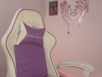 Cherry__Peach Chaturbate stream image from February 18, 2025