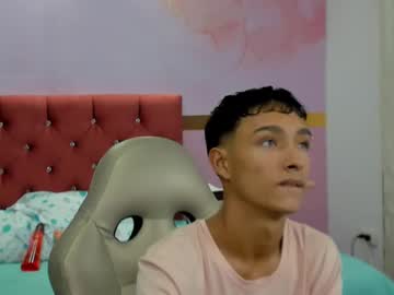 Estyler_18 Chaturbate stream image from February 18, 2025