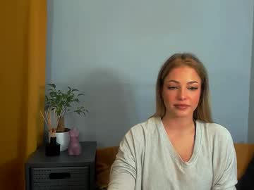 Lilylovely26 Chaturbate stream image from February 18, 2025
